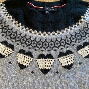 Tommy Hilfiger 2023 Fair isle Knit Crew Sweater Pale Blue Navy Hearts Size LARGE